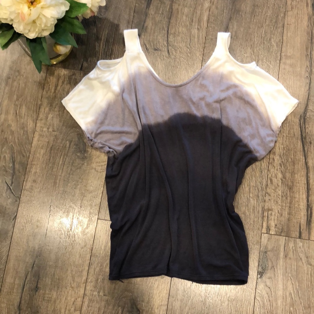 Ombré cold shoulder top